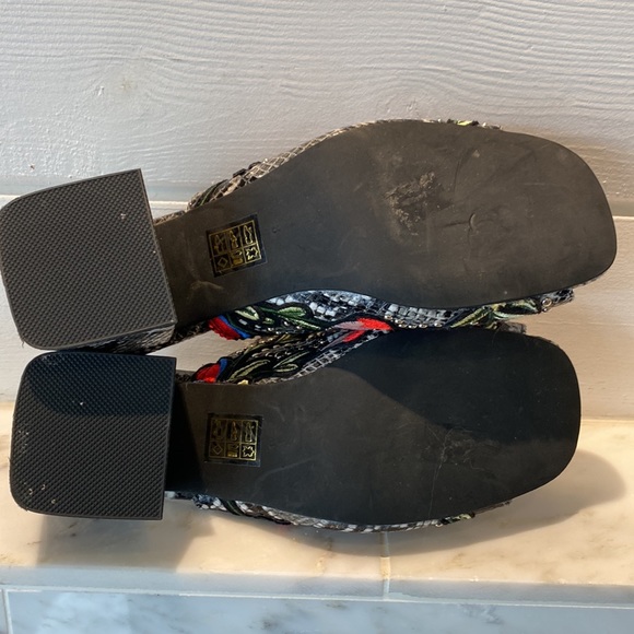 Jeffrey Campbell Floral Snake Embossed Mules Size 8 - Picture 8 of 11